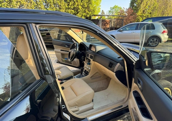 Subaru Forester cena 32900 przebieg: 284000, rok produkcji 2005 z Supraśl małe 154